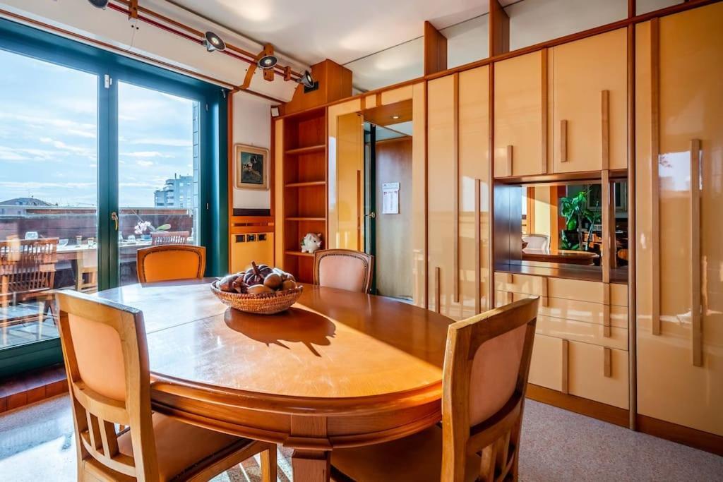 Luxury Penthouse - Sauna, Garage, Office, Terrace Appartement Milan