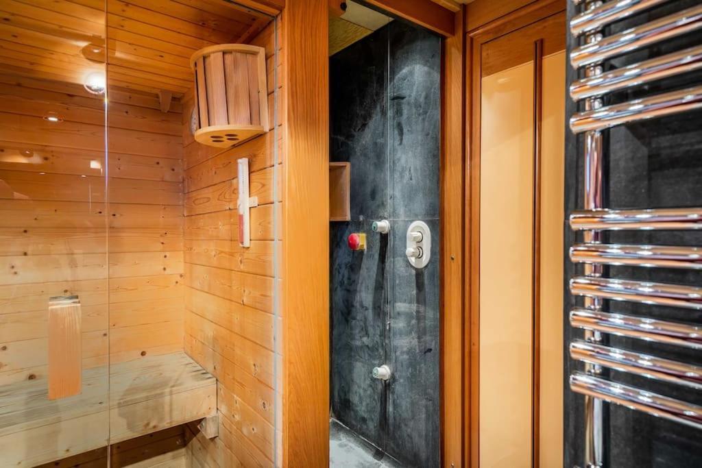 Appartement Luxury Penthouse - Sauna, Garage, Office, Terrace Milan